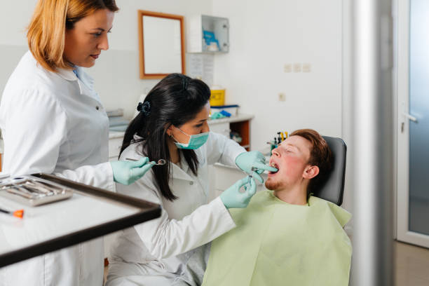 Best Tooth Infection Emergency Dentist  in Lomira, WI